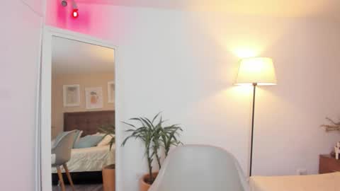 Antonella  online show from November 18, 2:10 pm