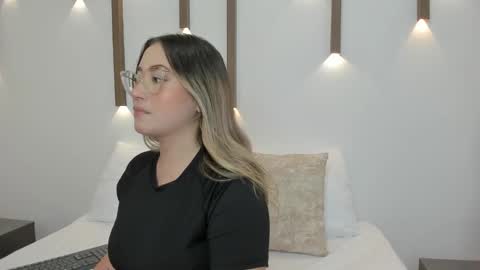 Snapshot of antonella_cutie_ chatting on January 29, 12:02 pm A N T O N E L L A online show from January 29, 12:02 pm