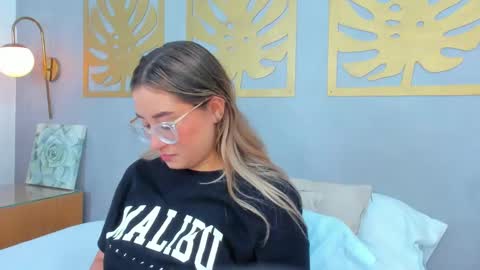 Snapshot of antonella_cutie_ chatting on March 12, 10:39 pm A N T O N E L L A online show from March 12, 10:39 pm