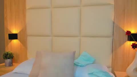 A N T O N E L L A  online show from November 13, 12:26 pm