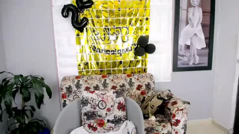 Snapshot of antonella_mcry chatting on July 4, 1:17 pm antonella online show from July 4, 1:17 pm