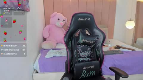 Snapshot of antonella_moon7 chatting on March 2, 7:15 am Antonella Moon 7 online show from March 2, 7:15 am