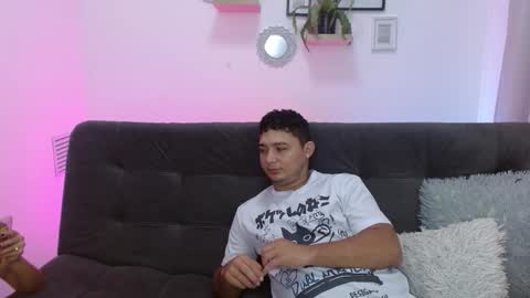 Snapshot of antonella_n_brian chatting on October 13, 6:41 pm Antonella y Brian online show from October 13, 6:41 pm