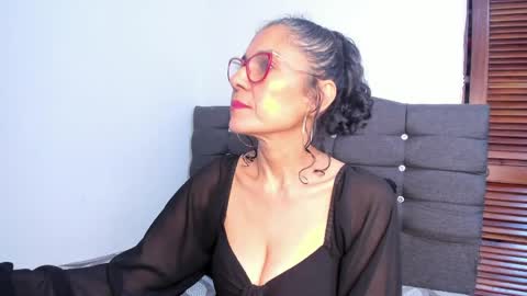 Snapshot of antonella_rizzo01 chatting on May 6, 10:48 pm antonella_rizzo01 online show from May 6, 10:48 pm