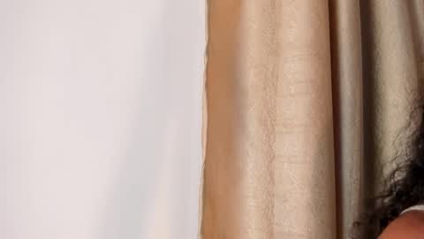 Snapshot of antonellahall_ chatting on February 15, 2:36 pm AntonellaHall online show from February 15, 2:36 pm