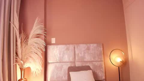 Snapshot of antonellahall_ chatting on March 4, 7:20 pm AntonellaHall online show from March 4, 7:20 pm