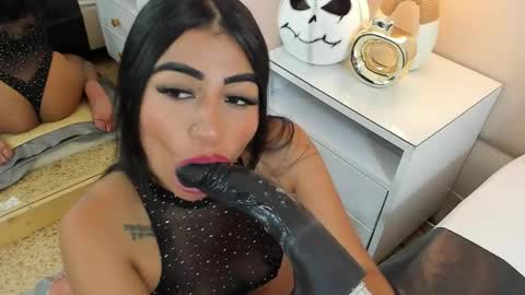Snapshot of antoniaross chatting on October 14, 7:47 pm Antonia online show from October 14, 7:47 pm
