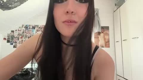 Snapshot of antoninadimartino chatting on June 9, 8:26 am Claire online show from June 9, 8:26 am