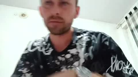 Snapshot of antonioanastasov27 chatting on August 6, 2:35 am antonioanastasov27 online show from August 6, 2:35 am