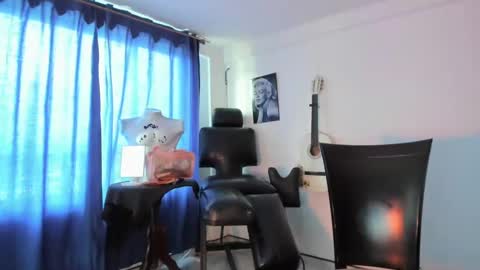 antonnello_ online show from February 22, 9:26 pm