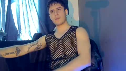 antonnello_ online show from November 17, 3:40 pm