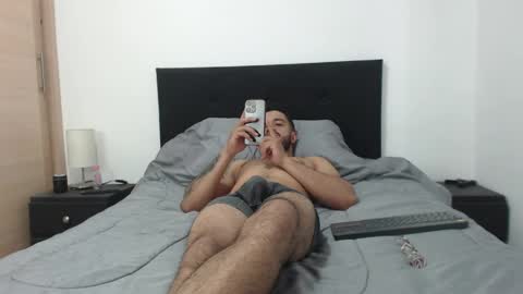 antony_smithh online show from April 29, 3:49 pm