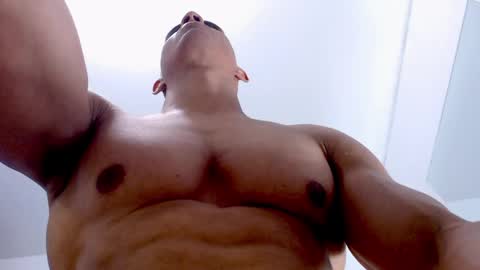 Instagram miguelangel1802  online show from April 14, 2:39 am