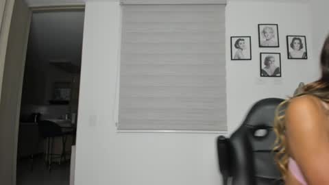 Snapshot of antotss chatting on December 22, 11:41 pm Maria Antonia online show from December 22, 11:41 pm