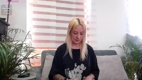 Antonia online show from February 28, 7:04 pm