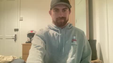 Snapshot of antzfitness chatting on November 3, 6:47 am antzfitness online show from November 3, 6:47 am