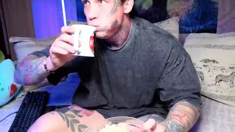 Snapshot of anubisgod88 chatting on November 3, 3:24 pm Tom online show from November 3, 3:24 pm