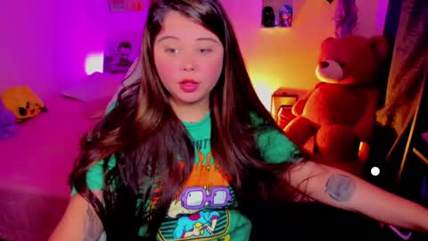   Independent model  online show from March 3, 11:35 pm