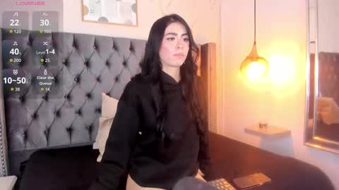 anya_belth online show from March 18, 7:50 pm