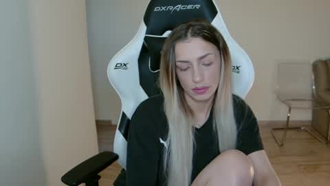 Anya online show from May 28, 5:10 pm