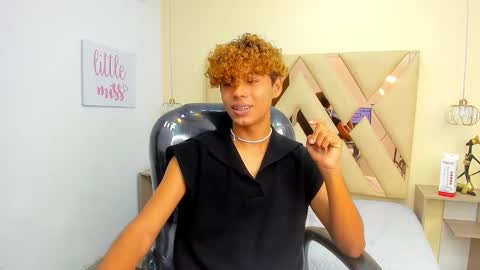 Snapshot of anyelotwink chatting on January 31, 7:11 pm anyelotwink online show from January 31, 7:11 pm