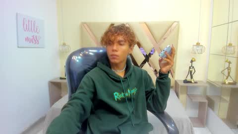 Snapshot of anyelotwink chatting on February 15, 1:09 pm anyelotwink online show from February 15, 1:09 pm