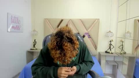 Snapshot of anyelotwink chatting on February 27, 9:15 pm anyelotwink online show from February 27, 9:15 pm