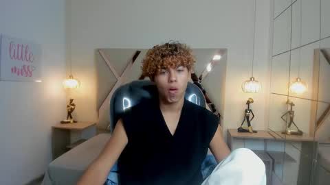 anyelotwink online show from March 13, 9:21 pm