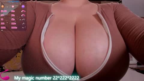 Snapshot of anyi_sweet_titss chatting on February 3, 10:04 pm Anyi online show from February 3, 10:04 pm