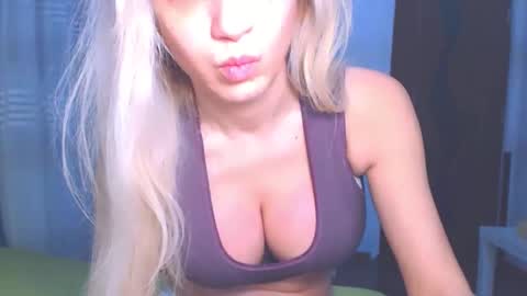 Snapshot of anysadoll chatting on December 15, 1:57 am An online show from December 15, 1:57 am