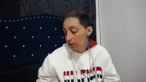 anyu online show from December 6, 8:37 am