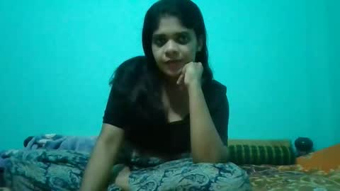 Snapshot of apa142817 chatting on May 3, 1:28 pm Aparalux online show from May 3, 1:28 pm