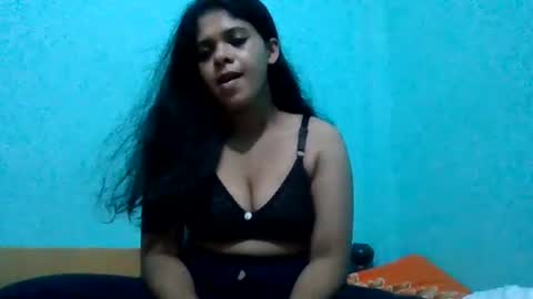 Snapshot of apa142817 chatting on June 30, 12:17 pm Aparalux online show from June 30, 12:17 pm