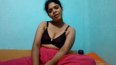 Snapshot of apa142817 chatting on July 3, 12:11 pm Aparalux online show from July 3, 12:11 pm