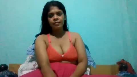 Snapshot of apa142817 chatting on July 28, 3:21 pm Aparalux online show from July 28, 3:21 pm