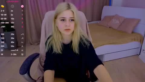 ApheliaStar online show from March 8, 4:00 pm