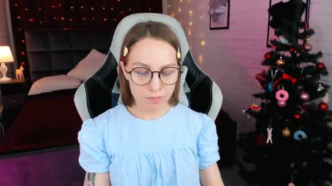 Snapshot of aphexqueen chatting on December 21, 1:10 pm APHEX QUEEN online show from December 21, 1:10 pm