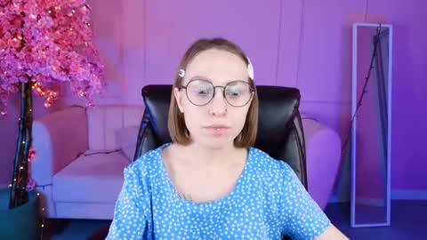 Snapshot of aphexqueen chatting on January 19, 1:12 pm APHEX QUEEN online show from January 19, 1:12 pm