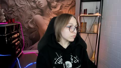 Snapshot of aphexqueen chatting on February 2, 5:15 pm APHEX QUEEN online show from February 2, 5:15 pm