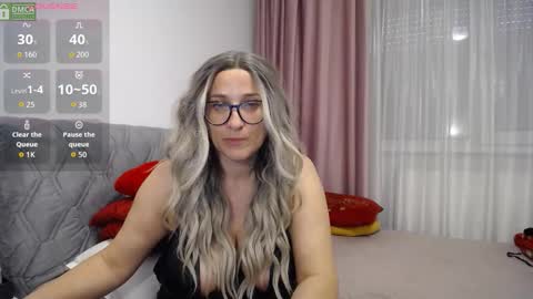 Sarah online show from November 17, 8:20 am