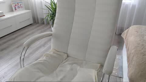 Snapshot of aphrodite83 chatting on October 21, 10:05 am Aphrodite online show from October 21, 10:05 am