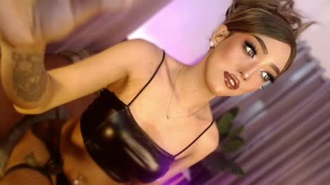 Snapshot of aphrodite_may chatting on May 9, 6:57 pm kathryn online show from May 9, 6:57 pm