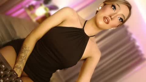 Snapshot of aphrodite_may chatting on June 5, 12:50 am kathryn online show from June 5, 12:50 am