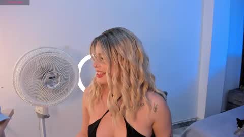 Snapshot of aphroditesweet chatting on May 21, 8:38 pm aphrodite online show from May 21, 8:38 pm