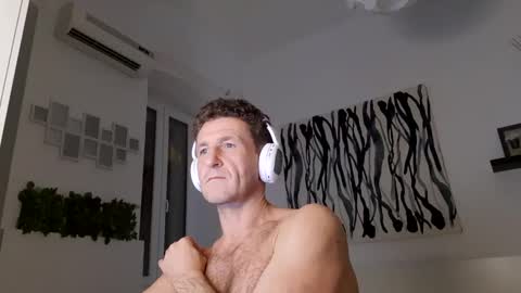 Snapshot of apollobest77 chatting on December 22, 1:45 am apollobest77 online show from December 22, 1:45 am