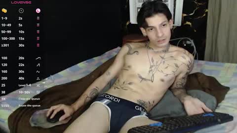 Snapshot of apolo01_ chatting on March 22, 12:03 am Apolo online show from March 22, 12:03 am