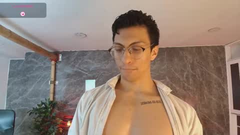 Snapshot of apolo_crus chatting on May 14, 3:35 am apolo_crus online show from May 14, 3:35 am