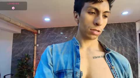 Snapshot of apolo_crus chatting on May 22, 4:19 am apolo_crus online show from May 22, 4:19 am