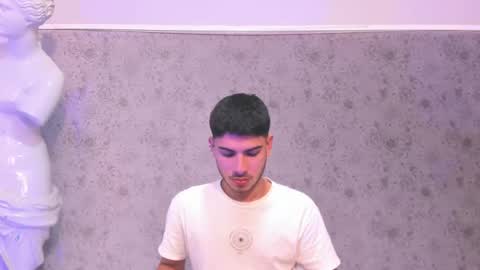 Snapshot of apolo_grayy chatting on February 9, 2:48 am Apolo Grayy online show from February 9, 2:48 am