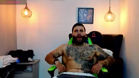 Snapshot of apolo_ryder chatting on May 27, 12:07 am APOLO online show from May 27, 12:07 am